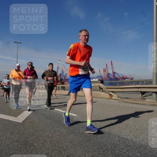 03.10.2025 - Köhlbrandbrückenlauf Matties Gatica Varas http://msf.ph/oto/8992003 03.10.2025 12:43:31 Position 2  meine-sportfotos.de