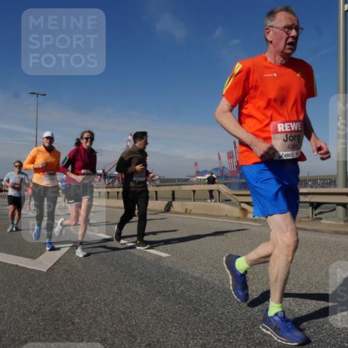 03.10.2025 - Köhlbrandbrückenlauf Matties Gatica Varas http://msf.ph/oto/8992006 03.10.2025 12:43:31 Position 2 4365 meine-sportfotos.de