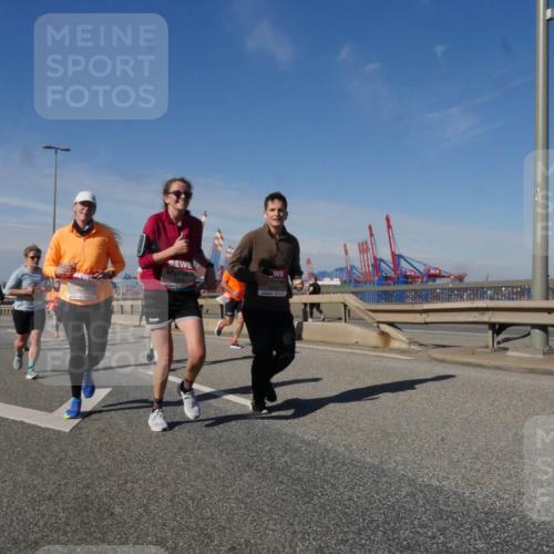 03.10.2025 - Köhlbrandbrückenlauf Matties Gatica Varas http://msf.ph/oto/8992010 03.10.2025 12:43:32 Position 2 1888, 118 meine-sportfotos.de