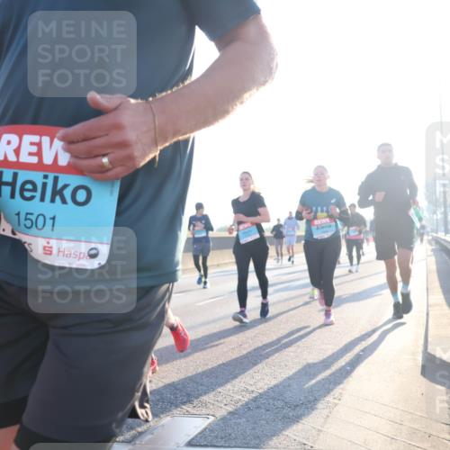 03.10.2025 - Köhlbrandbrückenlauf Luisa Fischer http://msf.ph/oto/8992019 03.10.2025 10:17:16 Position 3 1501 meine-sportfotos.de