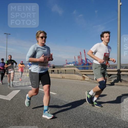 03.10.2025 - Köhlbrandbrückenlauf Matties Gatica Varas http://msf.ph/oto/8992030 03.10.2025 12:43:33 Position 2 4544 meine-sportfotos.de