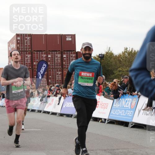 03.10.2025 - Köhlbrandbrückenlauf Yannick Fuchs http://msf.ph/oto/8992047 03.10.2025 16:03:14 Ziel 7016, 7098, 7231, 7721, 7873, 9305, 9657 meine-sportfotos.de