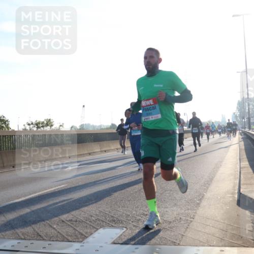 03.10.2025 - Köhlbrandbrückenlauf Luisa Fischer http://msf.ph/oto/8992048 03.10.2025 10:17:19 Position 3 3041 meine-sportfotos.de