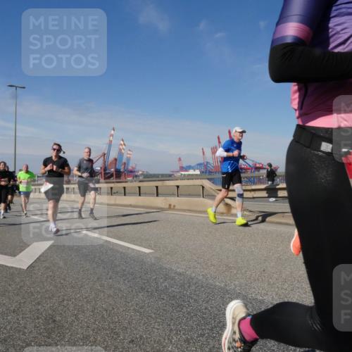 03.10.2025 - Köhlbrandbrückenlauf Matties Gatica Varas http://msf.ph/oto/8992059 03.10.2025 12:43:37 Position 2 4681 meine-sportfotos.de