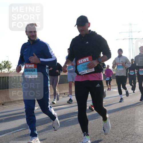 03.10.2025 - Köhlbrandbrückenlauf Luisa Fischer http://msf.ph/oto/8992061 03.10.2025 10:17:21 Position 3 1675, 3799, 8 meine-sportfotos.de