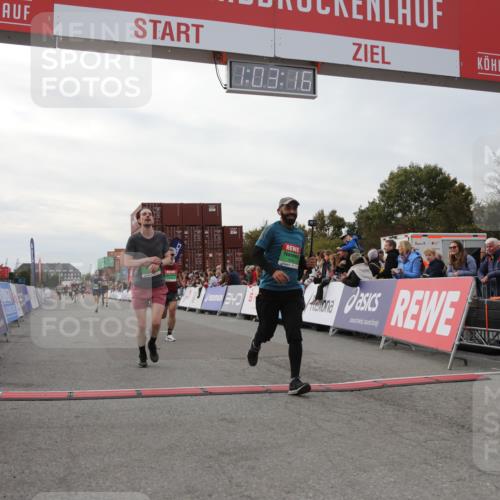 03.10.2025 - Köhlbrandbrückenlauf Yannick Fuchs http://msf.ph/oto/8992062 03.10.2025 16:03:14 Ziel 7016, 7098, 7231, 7721, 7873, 9305, 9657 meine-sportfotos.de