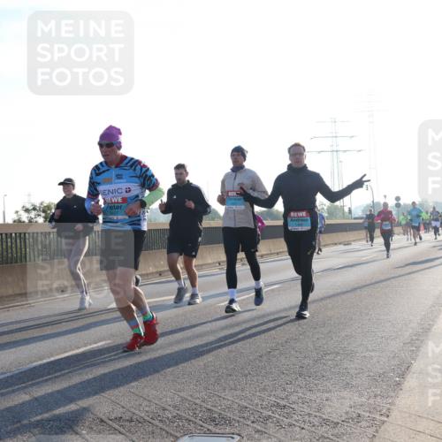 03.10.2025 - Köhlbrandbrückenlauf Luisa Fischer http://msf.ph/oto/8992072 03.10.2025 10:17:22 Position 3 3457, 1408, 1 meine-sportfotos.de