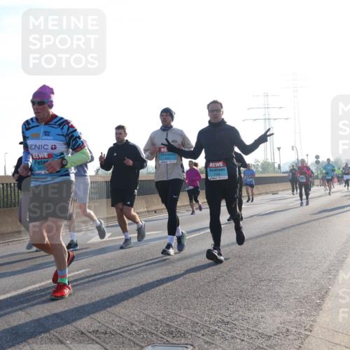 03.10.2025 - Köhlbrandbrückenlauf Luisa Fischer http://msf.ph/oto/8992077 03.10.2025 10:17:22 Position 3 3457, 1 meine-sportfotos.de