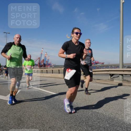 03.10.2025 - Köhlbrandbrückenlauf Matties Gatica Varas http://msf.ph/oto/8992078 03.10.2025 12:43:39 Position 2  meine-sportfotos.de