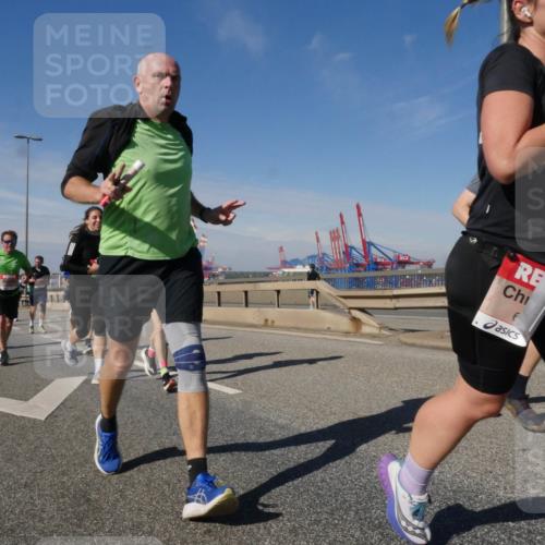 03.10.2025 - Köhlbrandbrückenlauf Matties Gatica Varas http://msf.ph/oto/8992083 03.10.2025 12:43:39 Position 2  meine-sportfotos.de