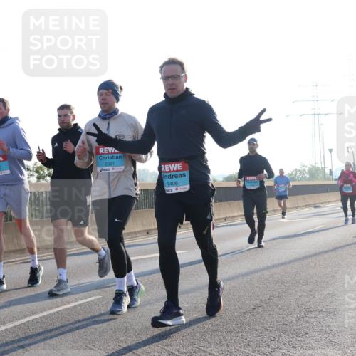 03.10.2025 - Köhlbrandbrückenlauf Luisa Fischer http://msf.ph/oto/8992084 03.10.2025 10:17:23 Position 3 2027, 1408 meine-sportfotos.de