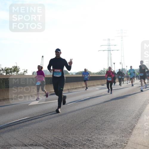 03.10.2025 - Köhlbrandbrückenlauf Luisa Fischer http://msf.ph/oto/8992096 03.10.2025 10:17:24 Position 3 1 meine-sportfotos.de