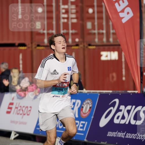 03.10.2025 - Köhlbrandbrückenlauf Michael Burmester http://msf.ph/oto/8992109 03.10.2025 09:51:14 Ziel 1032, 3154, 3460, 3740 meine-sportfotos.de