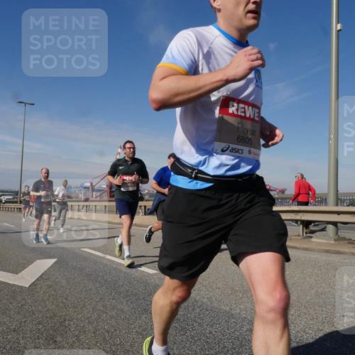 03.10.2025 - Köhlbrandbrückenlauf Matties Gatica Varas http://msf.ph/oto/8992117 03.10.2025 12:43:43 Position 2 6805 meine-sportfotos.de