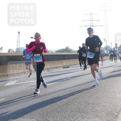 03.10.2025 - Köhlbrandbrückenlauf Luisa Fischer http://msf.ph/oto/8992118 03.10.2025 10:17:27 Position 3 1515, 1933 meine-sportfotos.de