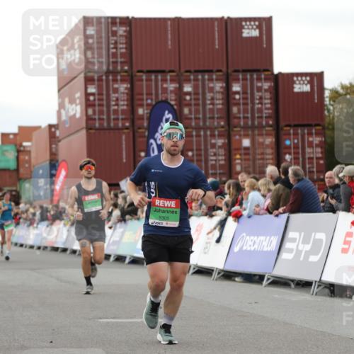 03.10.2025 - Köhlbrandbrückenlauf Yannick Fuchs http://msf.ph/oto/8992121 03.10.2025 16:03:18 Ziel 7013, 7016, 7098, 7721, 7873, 9305, 9678 meine-sportfotos.de
