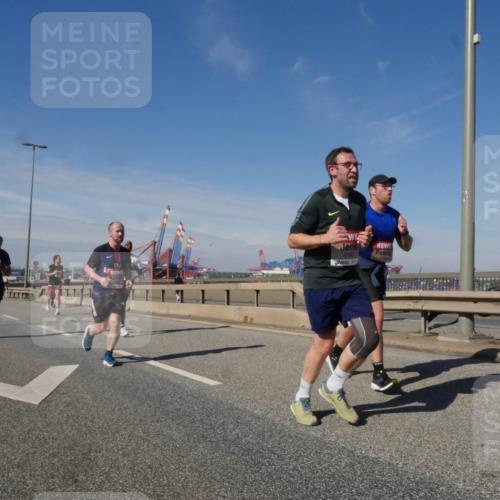 03.10.2025 - Köhlbrandbrückenlauf Matties Gatica Varas http://msf.ph/oto/8992124 03.10.2025 12:43:44 Position 2 4147 meine-sportfotos.de