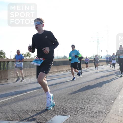 03.10.2025 - Köhlbrandbrückenlauf Luisa Fischer http://msf.ph/oto/8992139 03.10.2025 10:17:29 Position 3 1933 meine-sportfotos.de