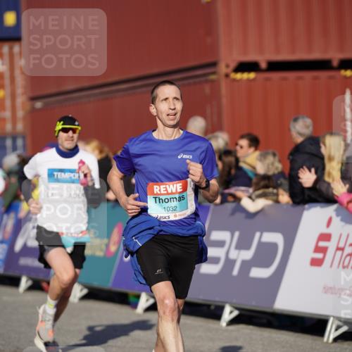 03.10.2025 - Köhlbrandbrückenlauf Michael Burmester http://msf.ph/oto/8992141 03.10.2025 09:51:18 Ziel 1032, 3082, 3154, 3460, 3740 meine-sportfotos.de