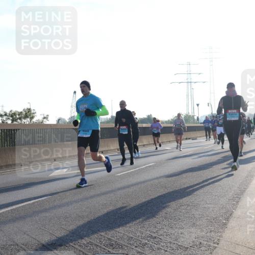 03.10.2025 - Köhlbrandbrückenlauf Luisa Fischer http://msf.ph/oto/8992147 03.10.2025 10:17:29 Position 3  meine-sportfotos.de