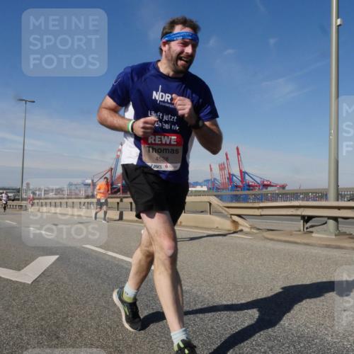 03.10.2025 - Köhlbrandbrückenlauf Matties Gatica Varas http://msf.ph/oto/8992153 03.10.2025 12:43:47 Position 2 4528 meine-sportfotos.de