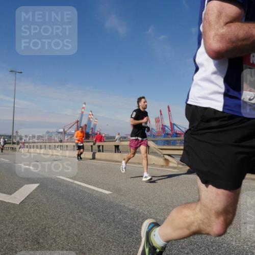 03.10.2025 - Köhlbrandbrückenlauf Matties Gatica Varas http://msf.ph/oto/8992157 03.10.2025 12:43:47 Position 2 4528 meine-sportfotos.de