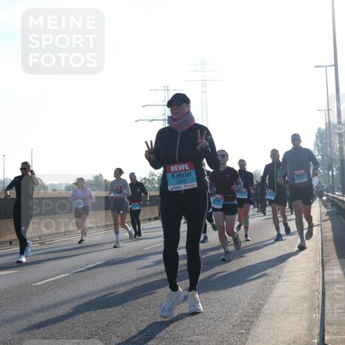 03.10.2025 - Köhlbrandbrückenlauf Luisa Fischer http://msf.ph/oto/8992158 03.10.2025 10:17:30 Position 3 3326, 1 meine-sportfotos.de