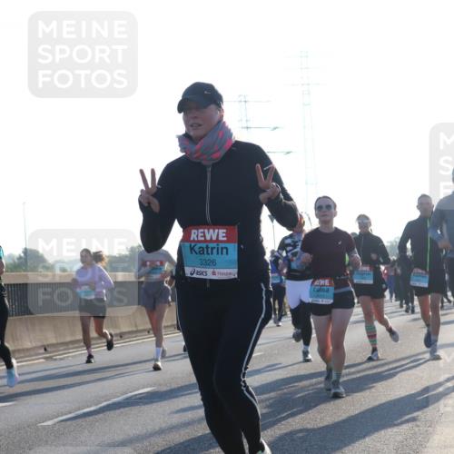 03.10.2025 - Köhlbrandbrückenlauf Luisa Fischer http://msf.ph/oto/8992163 03.10.2025 10:17:31 Position 3 3326, 19, 1 meine-sportfotos.de
