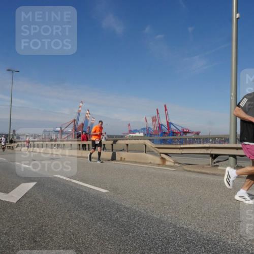 03.10.2025 - Köhlbrandbrückenlauf Matties Gatica Varas http://msf.ph/oto/8992165 03.10.2025 12:43:48 Position 2  meine-sportfotos.de