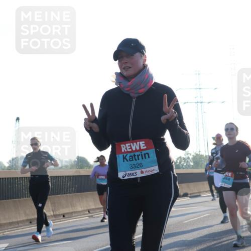 03.10.2025 - Köhlbrandbrückenlauf Luisa Fischer http://msf.ph/oto/8992168 03.10.2025 10:17:31 Position 3 3326 meine-sportfotos.de