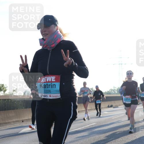 03.10.2025 - Köhlbrandbrückenlauf Luisa Fischer http://msf.ph/oto/8992170 03.10.2025 10:17:31 Position 3 3326 meine-sportfotos.de