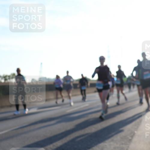 03.10.2025 - Köhlbrandbrückenlauf Luisa Fischer http://msf.ph/oto/8992176 03.10.2025 10:17:32 Position 3  meine-sportfotos.de