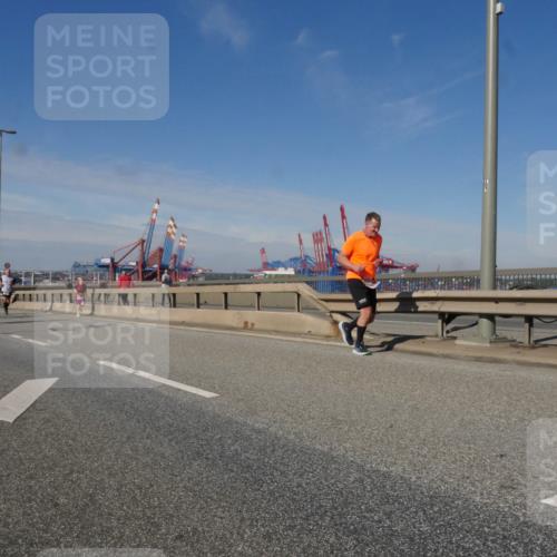 03.10.2025 - Köhlbrandbrückenlauf Matties Gatica Varas http://msf.ph/oto/8992183 03.10.2025 12:43:50 Position 2  meine-sportfotos.de