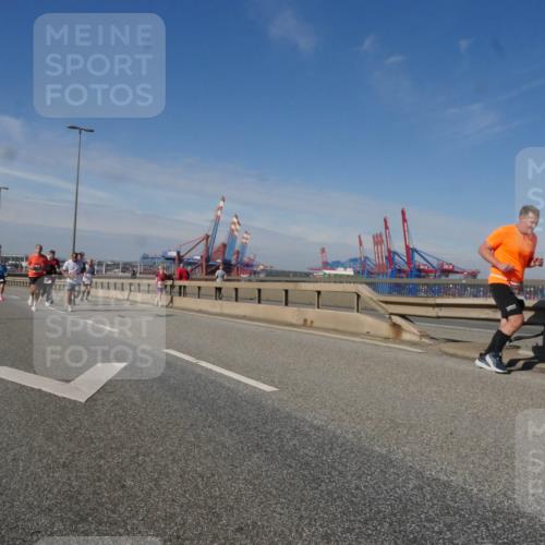 03.10.2025 - Köhlbrandbrückenlauf Matties Gatica Varas http://msf.ph/oto/8992186 03.10.2025 12:43:51 Position 2 111 meine-sportfotos.de