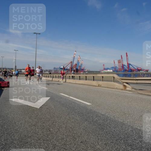 03.10.2025 - Köhlbrandbrückenlauf Matties Gatica Varas http://msf.ph/oto/8992190 03.10.2025 12:43:51 Position 2 118 meine-sportfotos.de