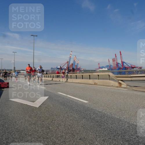 03.10.2025 - Köhlbrandbrückenlauf Matties Gatica Varas http://msf.ph/oto/8992194 03.10.2025 12:43:52 Position 2  meine-sportfotos.de