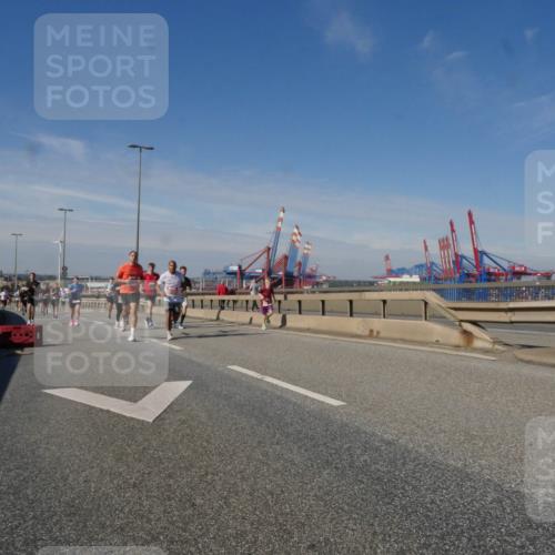 03.10.2025 - Köhlbrandbrückenlauf Matties Gatica Varas http://msf.ph/oto/8992200 03.10.2025 12:43:52 Position 2 118 meine-sportfotos.de