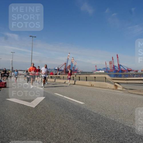 03.10.2025 - Köhlbrandbrückenlauf Matties Gatica Varas http://msf.ph/oto/8992203 03.10.2025 12:43:53 Position 2  meine-sportfotos.de