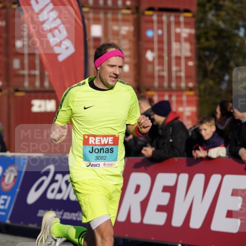 03.10.2025 - Köhlbrandbrückenlauf Michael Burmester http://msf.ph/oto/8992204 03.10.2025 09:51:22 Ziel 1032, 3082, 3401, 3740 meine-sportfotos.de