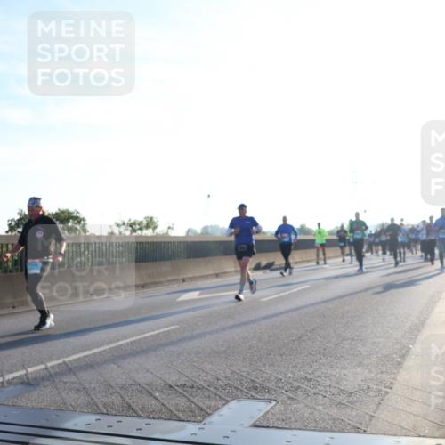 03.10.2025 - Köhlbrandbrückenlauf Luisa Fischer http://msf.ph/oto/8992210 03.10.2025 10:17:36 Position 3  meine-sportfotos.de
