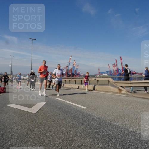 03.10.2025 - Köhlbrandbrückenlauf Matties Gatica Varas http://msf.ph/oto/8992212 03.10.2025 12:43:54 Position 2 118 meine-sportfotos.de