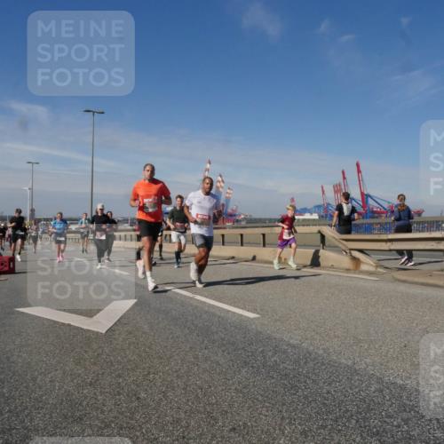 03.10.2025 - Köhlbrandbrückenlauf Matties Gatica Varas http://msf.ph/oto/8992215 03.10.2025 12:43:54 Position 2 118 meine-sportfotos.de