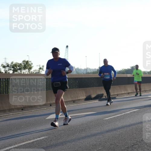 03.10.2025 - Köhlbrandbrückenlauf Luisa Fischer http://msf.ph/oto/8992216 03.10.2025 10:17:36 Position 3  meine-sportfotos.de