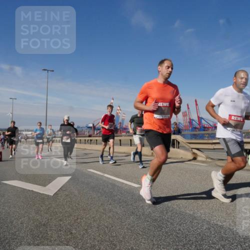 03.10.2025 - Köhlbrandbrückenlauf Matties Gatica Varas http://msf.ph/oto/8992228 03.10.2025 12:43:55 Position 2 6781 meine-sportfotos.de