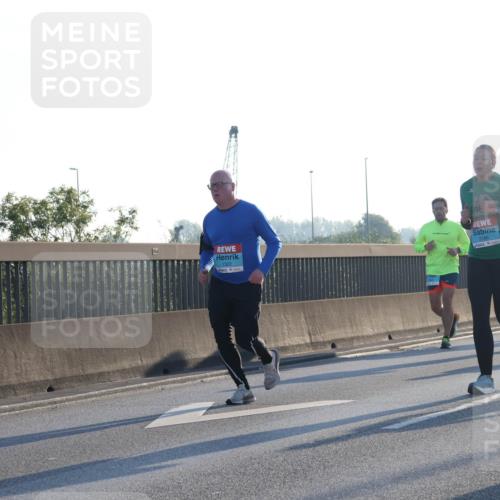 03.10.2025 - Köhlbrandbrückenlauf Luisa Fischer http://msf.ph/oto/8992230 03.10.2025 10:17:38 Position 3 1322, 3186 meine-sportfotos.de
