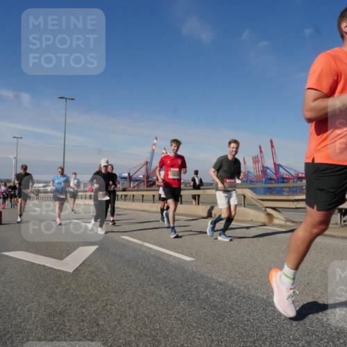03.10.2025 - Köhlbrandbrückenlauf Matties Gatica Varas http://msf.ph/oto/8992231 03.10.2025 12:43:56 Position 2 6781 meine-sportfotos.de