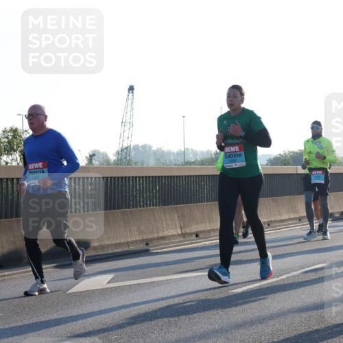 03.10.2025 - Köhlbrandbrückenlauf Luisa Fischer http://msf.ph/oto/8992238 03.10.2025 10:17:38 Position 3 1322, 3186, 2117 meine-sportfotos.de