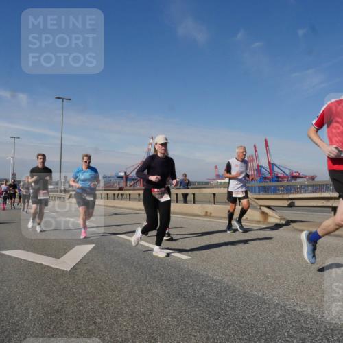03.10.2025 - Köhlbrandbrückenlauf Matties Gatica Varas http://msf.ph/oto/8992245 03.10.2025 12:43:57 Position 2  meine-sportfotos.de
