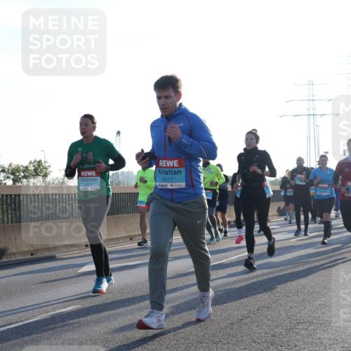 03.10.2025 - Köhlbrandbrückenlauf Luisa Fischer http://msf.ph/oto/8992247 03.10.2025 10:17:39 Position 3 3186, 2117 meine-sportfotos.de