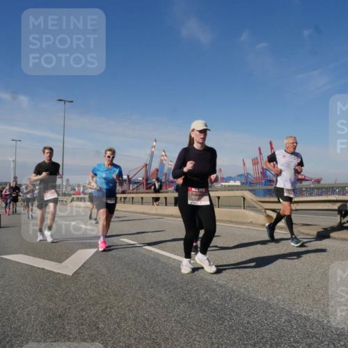 03.10.2025 - Köhlbrandbrückenlauf Matties Gatica Varas http://msf.ph/oto/8992251 03.10.2025 12:43:58 Position 2  meine-sportfotos.de